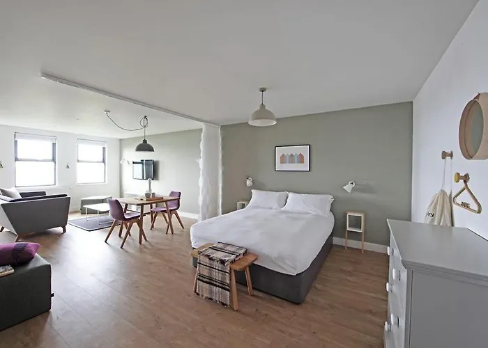 Buckie - 1 Bed Luxury Studio Apartment